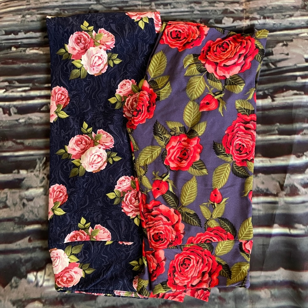 2 pairs OS lularoe leggings